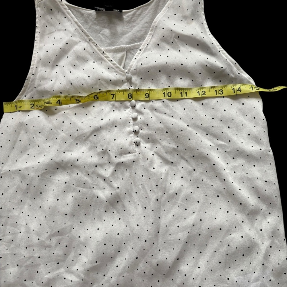 Express Tank Top Womens Size XS Pure White Polka Dot V-Neck Lightweight Buttons - Picture 6 of 7